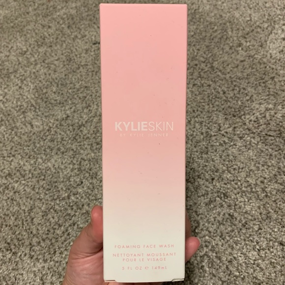 Kylie Cosmetics Other - KYLIE SKIN Foaming Face Wash